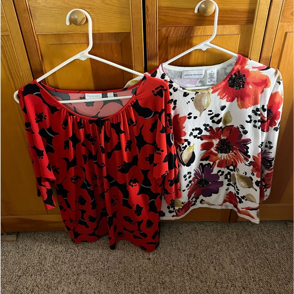 (2) Women’s Tops - Alfred Dunner and NewYork Company